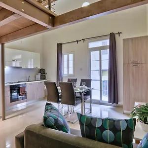 Charming 1 Bedroom Off Republic Street Sleeps 4 Apartament
